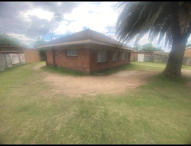 3 BEDROOM HOUSE FOR SALE IN PULLENS HOPE